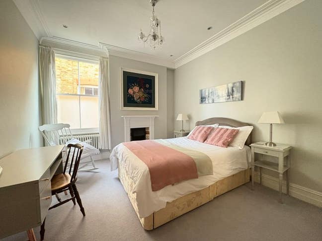 SHORT STAY £45/night - Super lux room and bathroom Main Photo