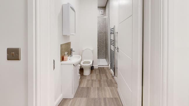 Luxury Rooms in Northeast Bristol - Shared Main Photo
