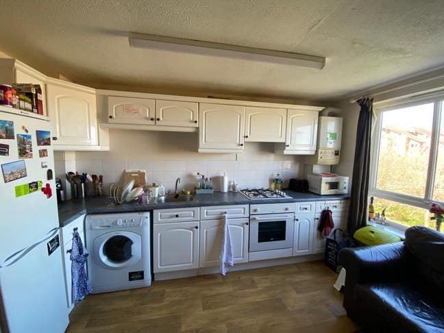 Room in Newington available  Main Photo