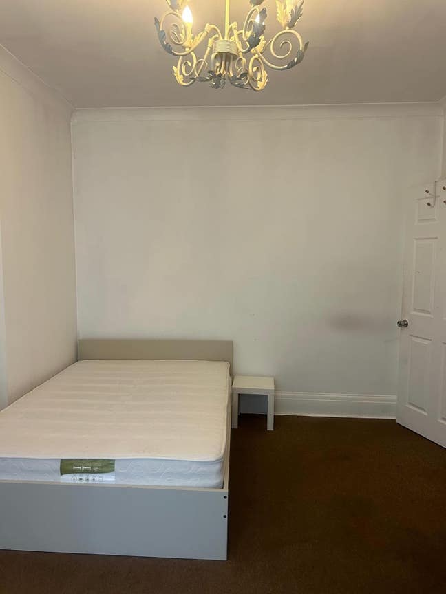 Large double room to rent with doors to garden  Main Photo