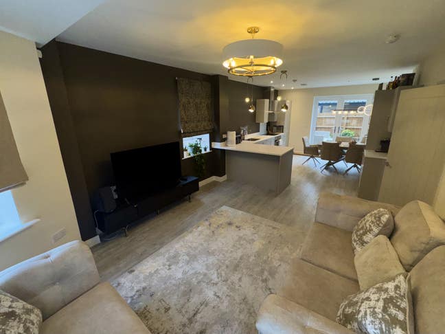 ✨ En-Suite Bedroom (CB1) | Garden & Parking Main Photo