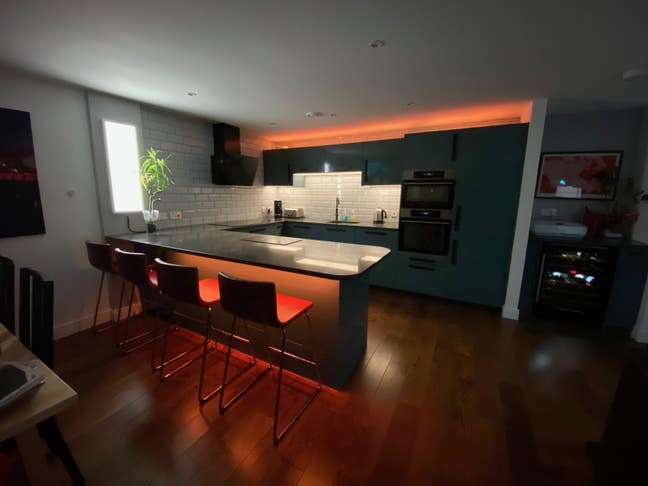 Large Bedrrom with En Suite & King sized bed Main Photo
