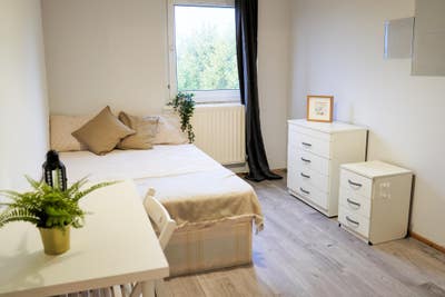 Single Room Near Central London!! Main Photo