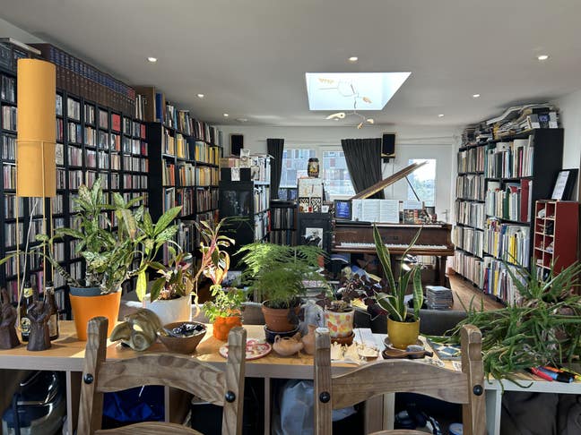 Penthouse Shoredtch no ref/agents & bills included Main Photo