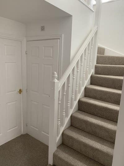Spacious and Well-Furnished Double Room Available Main Photo