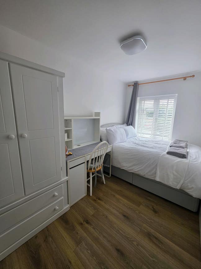 Spacious modern victorian house  Main Photo