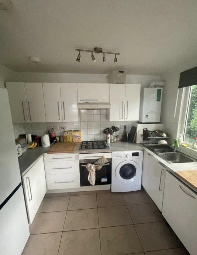 Sunny flat in Earlsfield  Main Photo