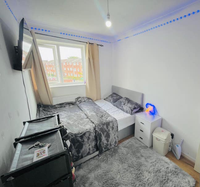 *** Double Room Single Use Near Westfield E15 *** Main Photo
