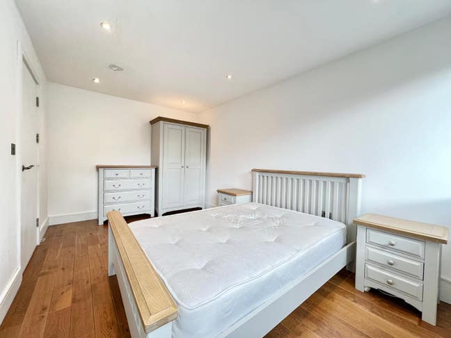 Bright & Cosy 1 Bed Maisonette Flat at Bermondsey Main Photo