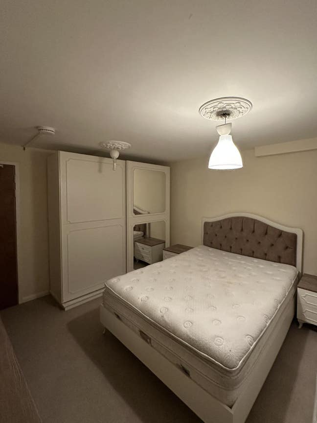 Spacious Double bedroom  Main Photo