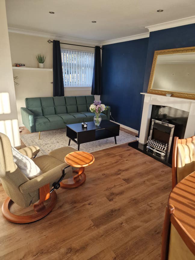 2bed house w/ parking + garden. 10min to beach Main Photo