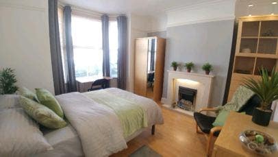 Very Well Appointed Room In Prime Location Main Photo