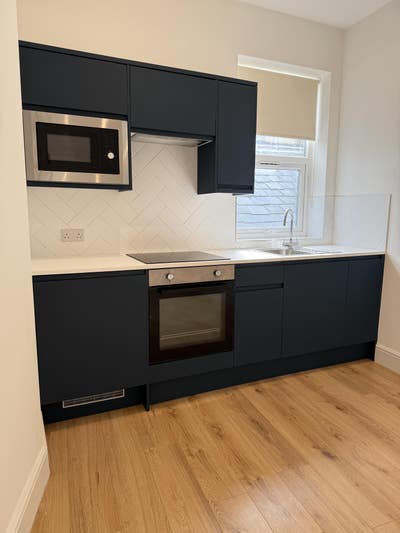 Modern & Fully Furnished 1-Bedroom Flat to Rent Main Photo