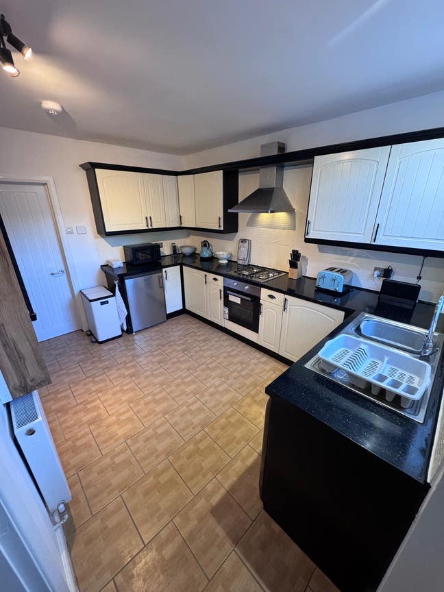  Spacious Ground floor Double bedroom  Main Photo