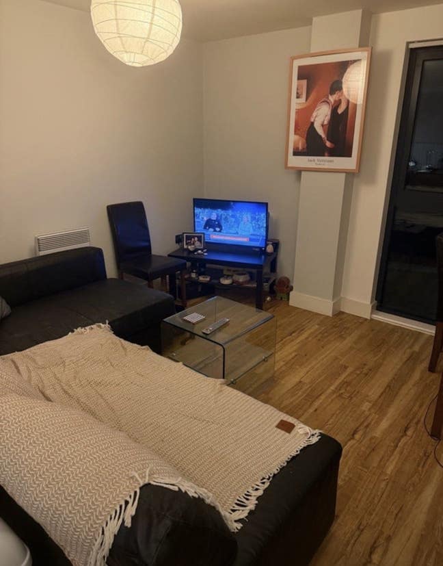 Room available asap Main Photo