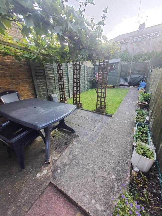 Single room all bills included and free parking  Main Photo