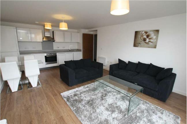 Room to rent in Alto Towers; Stunning rooftop view Main Photo