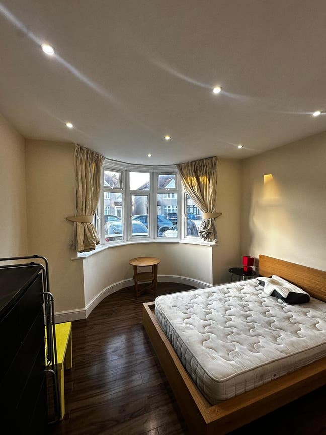 Double Room to let near Hillingdon tube station  Main Photo