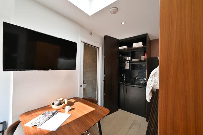 Stylish, Furnished Hampstead Studio Main Photo