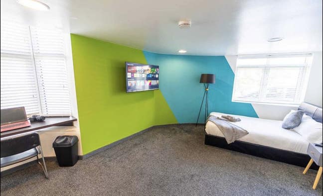 Large Studio available close to city! Main Photo