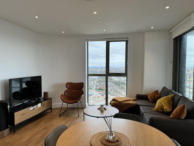 Modern En Suite Double Room  Main Photo