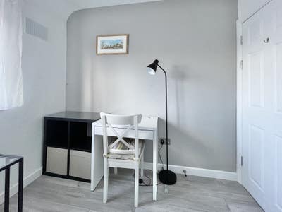 Cozy Ensuite Double 5mins to station Main Photo