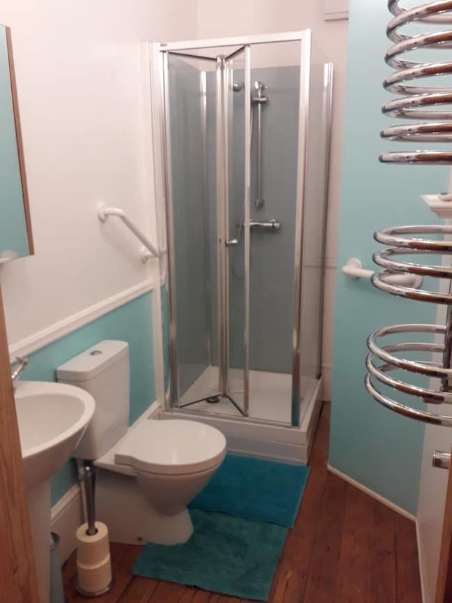 Sunny Ensuite Double Bedroom available  Main Photo