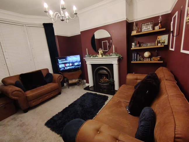 Recently refurbished large double room Main Photo