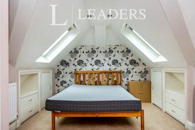 Ensuite Room Available End of September Main Photo