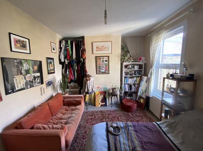 Double Room available in near Chatsworth Rd! Main Photo