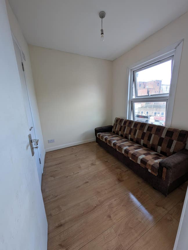 on-Suite Double Room to Rent - East Ham  Main Photo