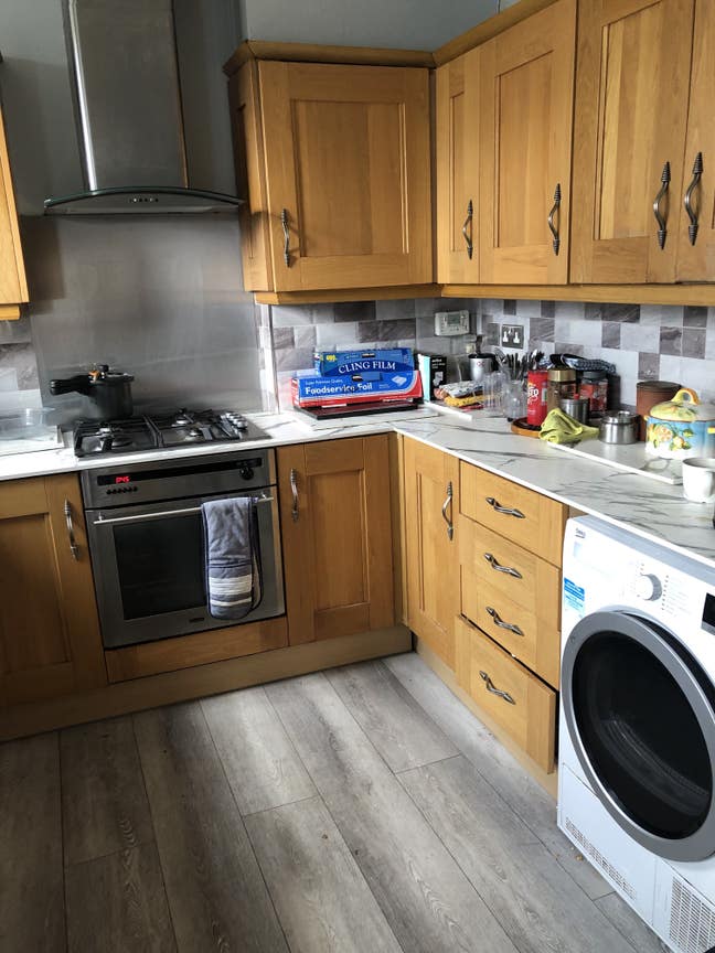 Single Room in shared house Main Photo