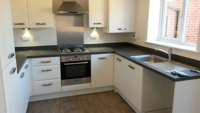 3 Bedroom House with Garden & Garage Main Photo