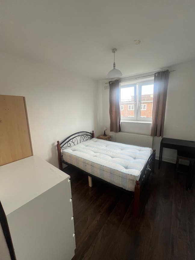 Bethnal Green - Cheap Doubles Main Photo
