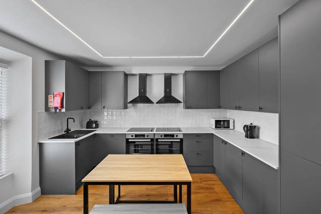 Bright, large new property! 24C Main Photo