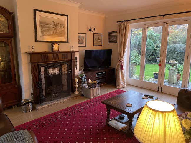 Double with En-Suite Available in Peaceful Cottage Main Photo