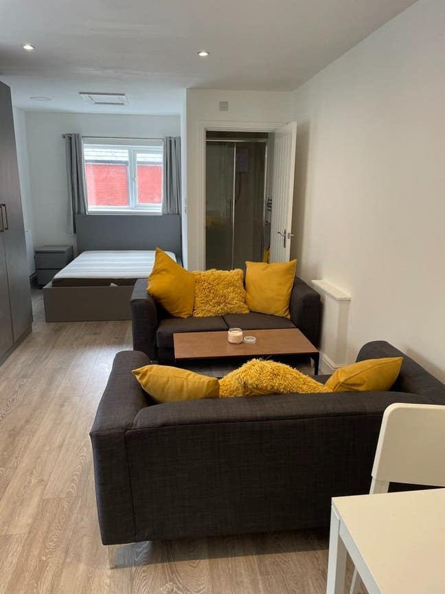 Modern Studio Flat Main Photo