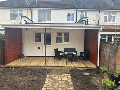 7 minutes walk from Park Royal & hanger lane tube Main Photo