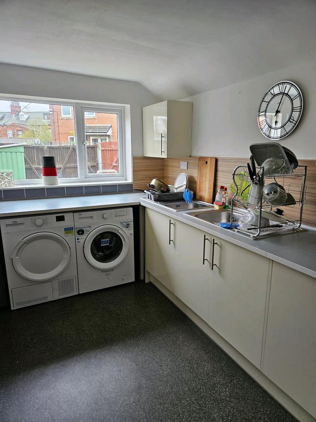 Double rooms 1st month 1/2 price  Main Photo