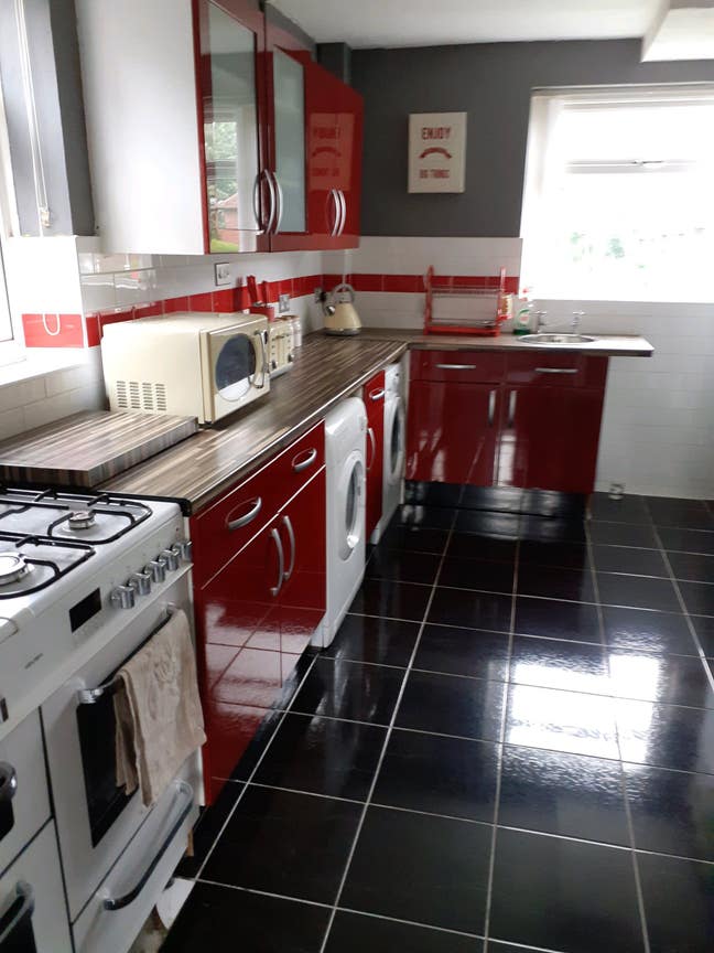 2 bedrooms to rent  Main Photo