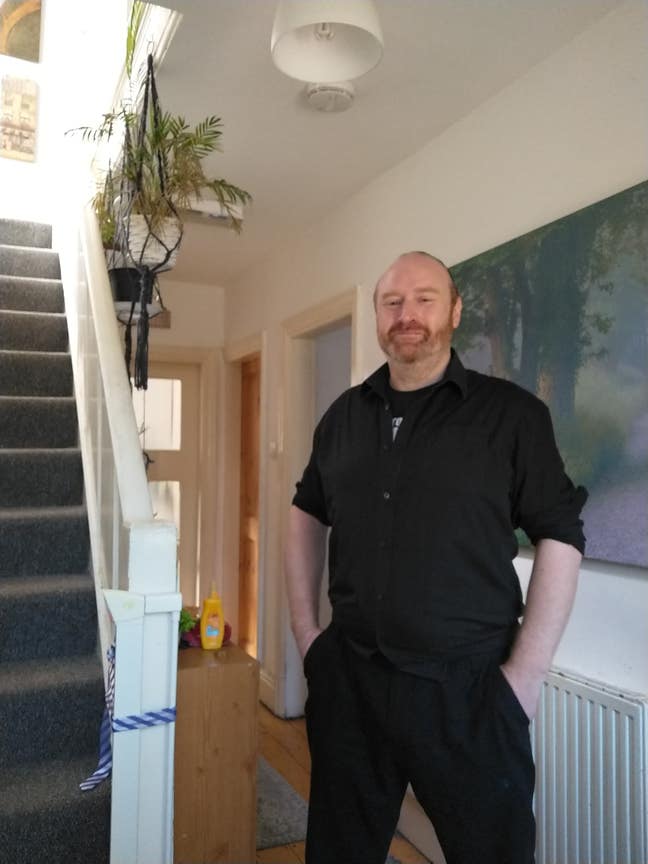 Looking for either available property or flatmate( Main Photo