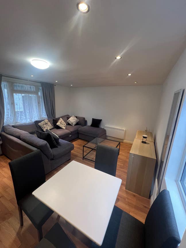 Spacious 1 bedroom garden house in St Albans  Main Photo
