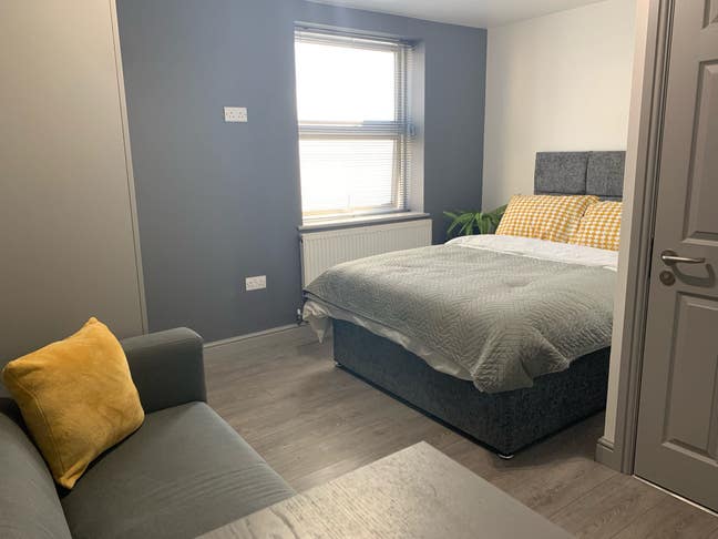 2 mins to 🚆No Deposit Option 📞View today  Main Photo