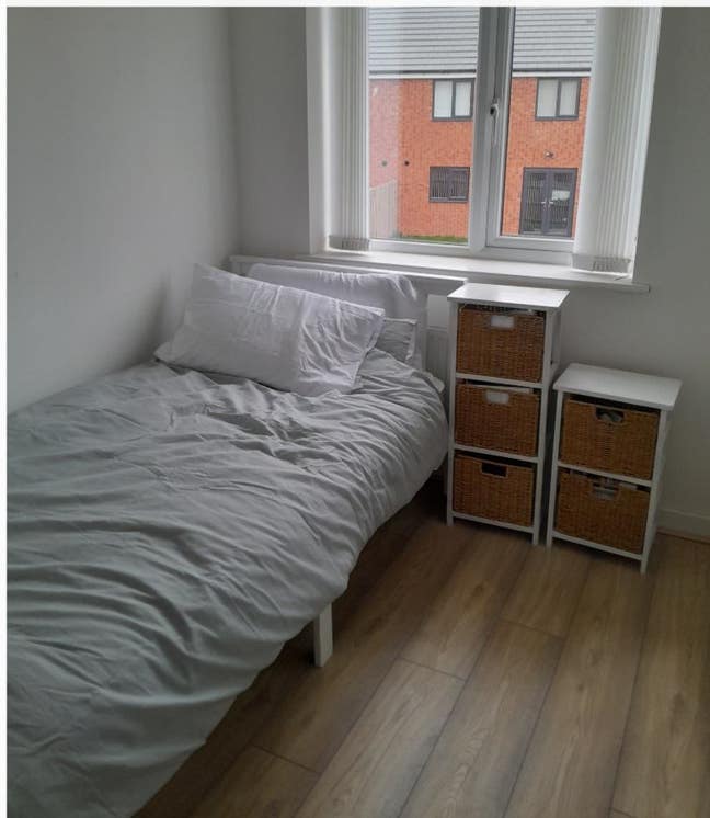 Single Room Available- Female Preferred Main Photo