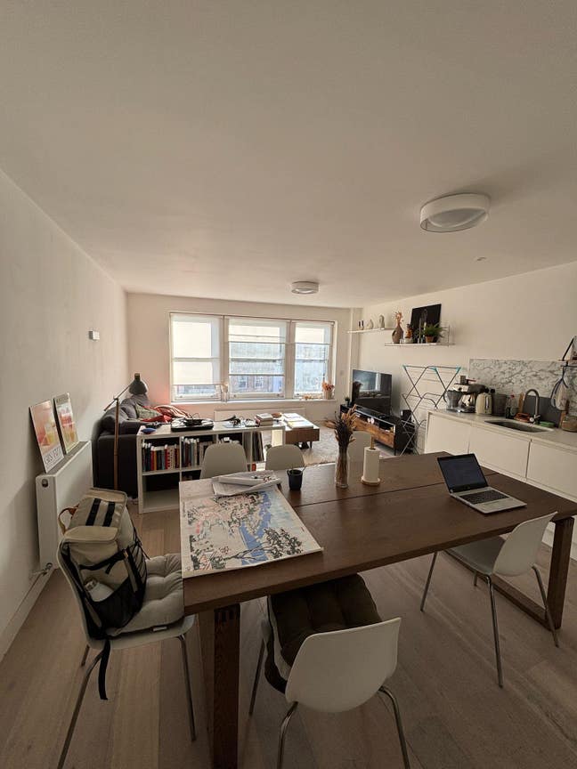 Bedroom next to Hoxton Station Main Photo