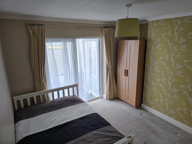 Large Double Room in Houseshare All Bills Included Main Photo