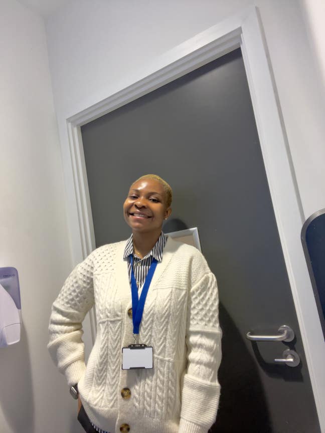 Female seeks a single or double room Main Photo