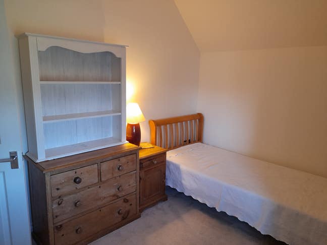 Large Single Bedroom., Two Bathrooms in house  Main Photo