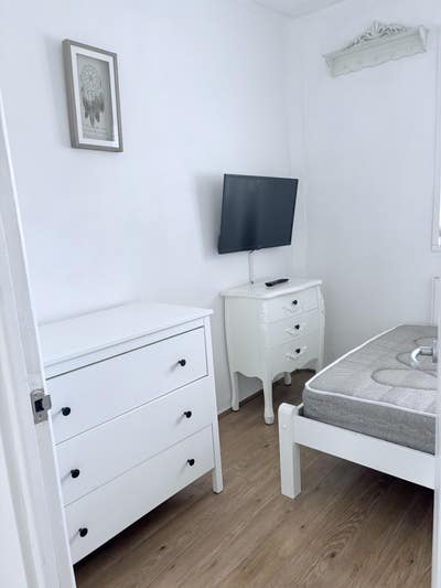 Double room in peaceful girlie house  Main Photo