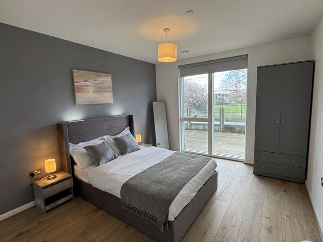 Short let apartment near canary wharf Main Photo